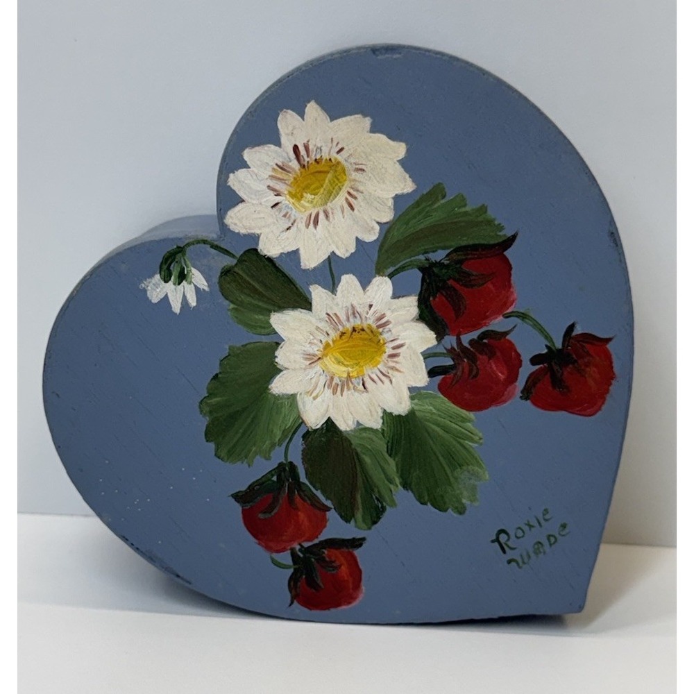 VTG HandPainted Wooden Heart‎ Shaker Box Floral Strawberry Artist Signed Cottage